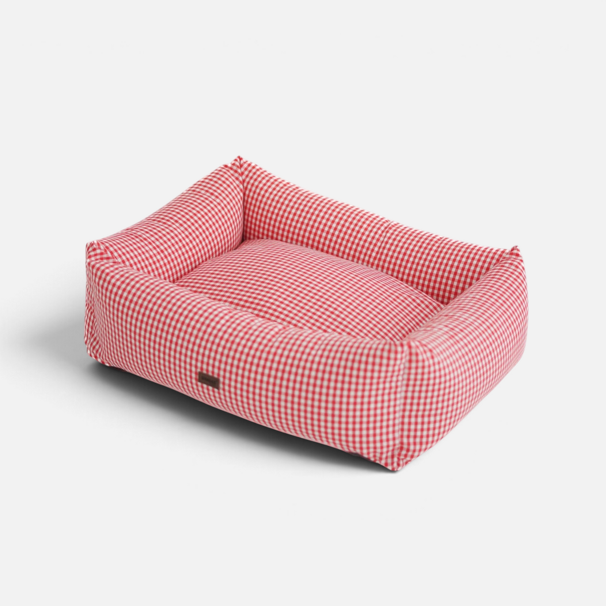 Cama para perros BIMBAS BRAND desenfundable con estampado vichy rojo, tejido impermeable y base antideslizante.