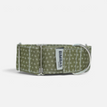 Collar martingale BIMBAS BRAND verde con estampado floral pequeño, refuerzo de nylon y anillas metálicas resistentes.