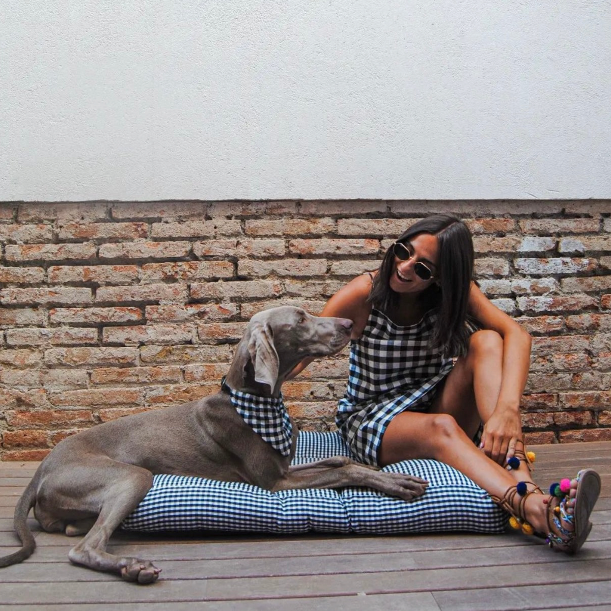 Cama para perros reversible Vichy negro