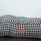 Cama para perros reversible Vichy negro